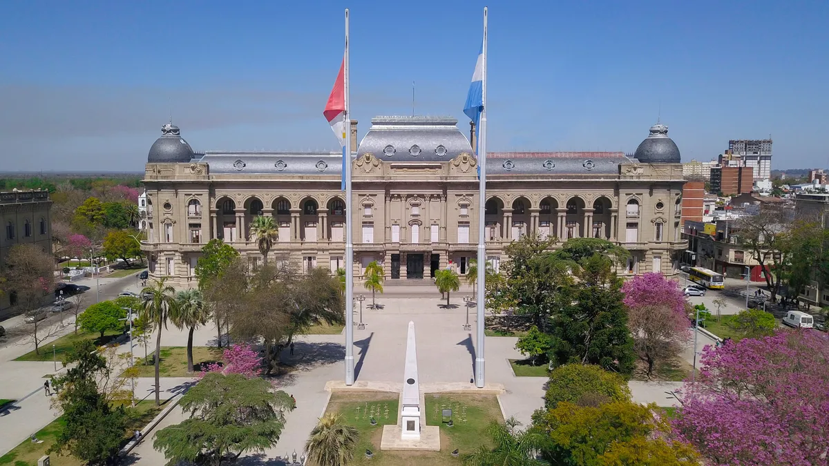 Provincia descontará el día no trabajado por la huelga convocada por los gremios