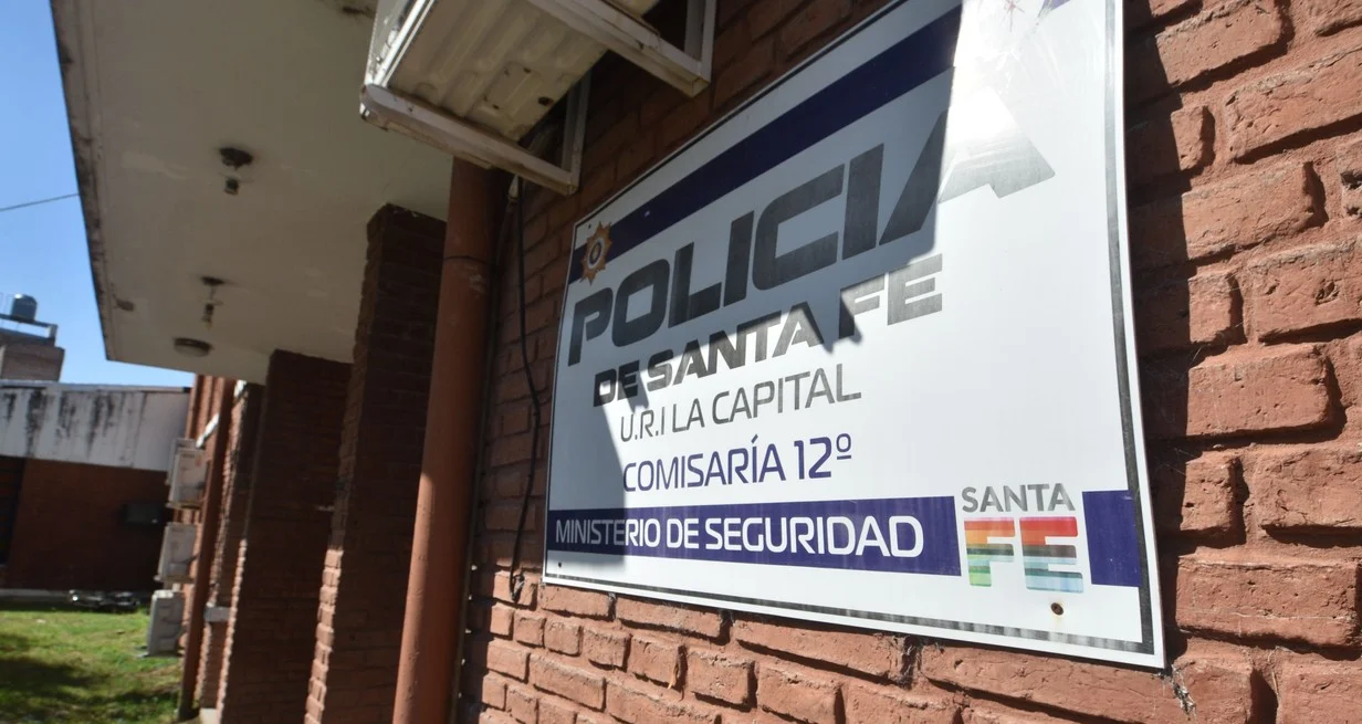 Buscó auxilio en una comisaría donde confesó que llevaba cocaína en un corpiño