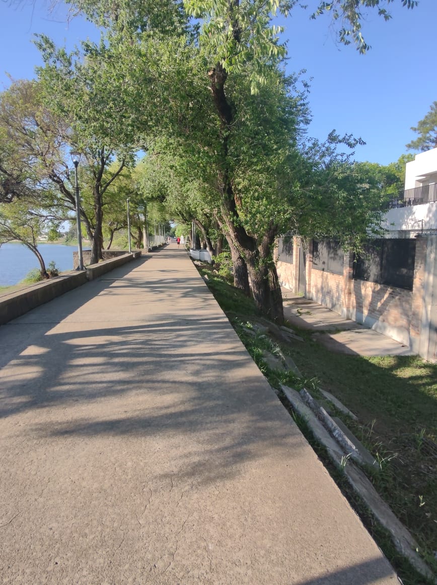 Miércoles con cielo algo nublado y una máxima de 27°C